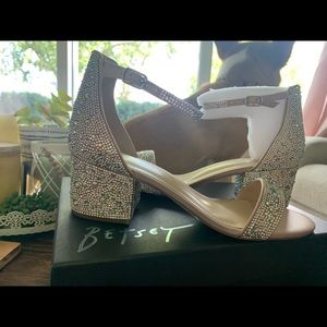 BNWT Betsey Johnson Heals size 10